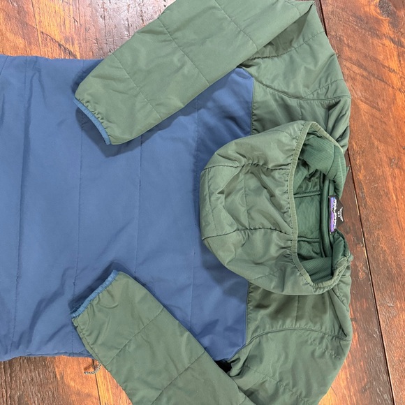 Patagonia Forest Green Hooded Jacket - Picture 4 of 4
